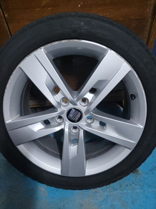 Jante Seat Leon FR 5F  R17  7J  et 49 cu anv iarna 205 50 17 Goodyear