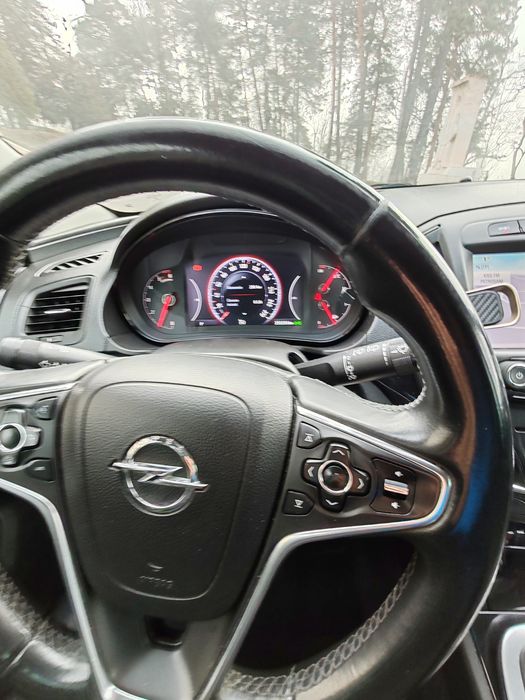Vând Opel insignia Automata 2.0 4/4   2014