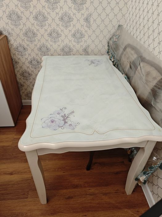 Продается кухонный стол