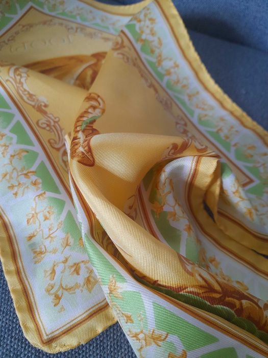 Esarfa Joop, matase naturala, 120 lei