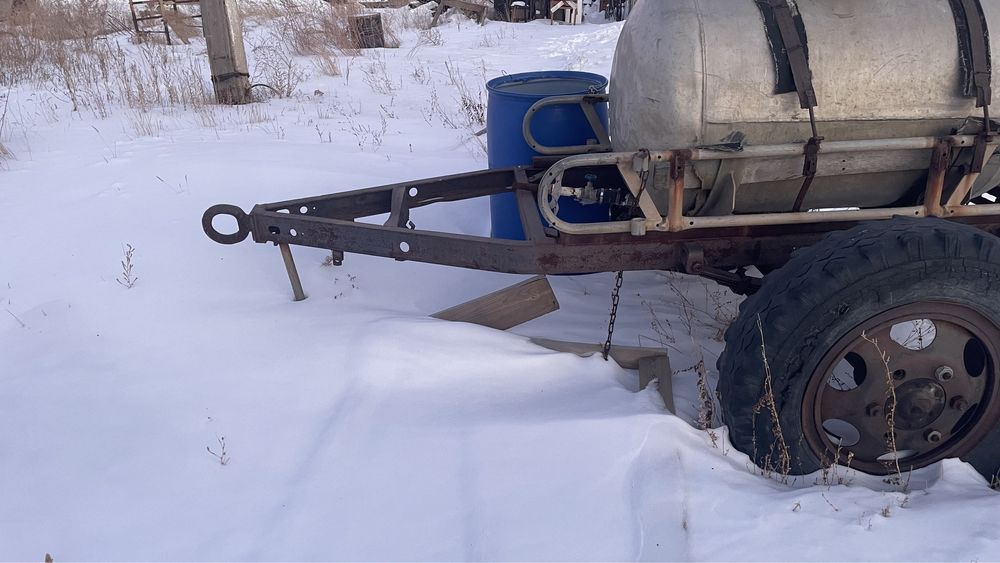 Прицеп моолоковоз