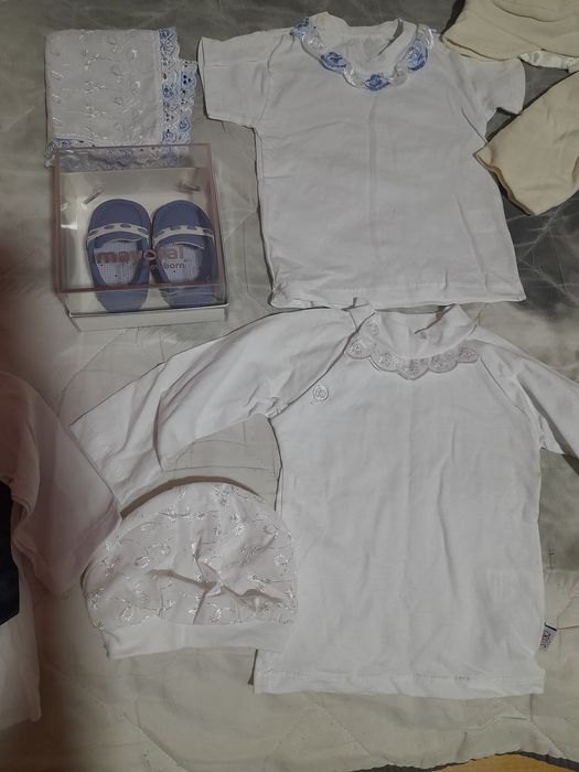 Vând haine de botez sau nunta. set și pantofi.