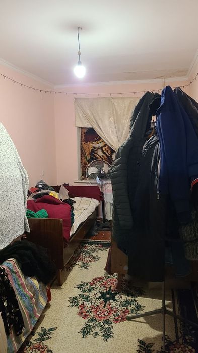 Продаётся 2 комн квартира ориентир  куйлюк базар махаля Олтинтопган