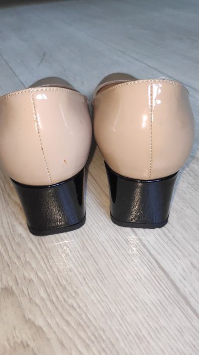 Лакированные туфли 37 размер 7000 т