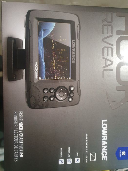 Каяк с педали и сонар към него