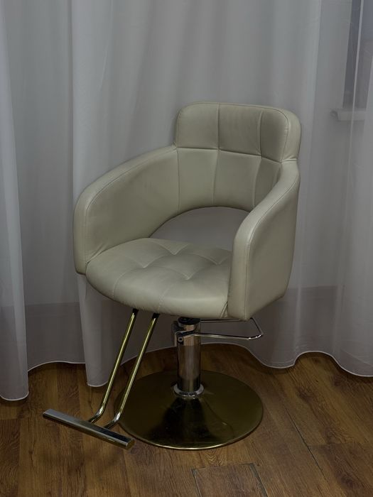 Кресло для парихмахера