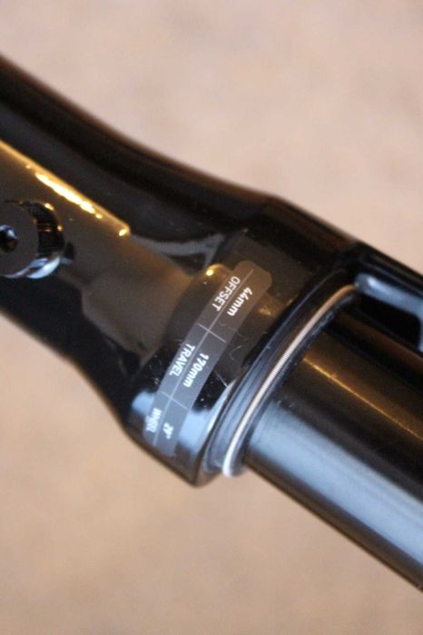 RockShox ZEB Ultimate Charger 3.1 RC2 29" DebonAir+ 170mm Tapered 2025