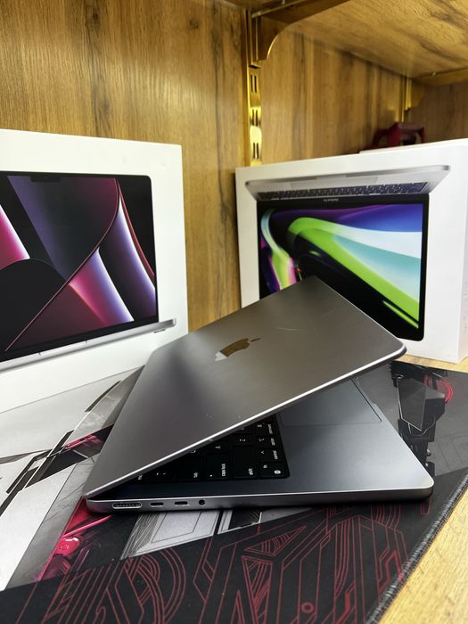 MacBook M2 Pro 16/512