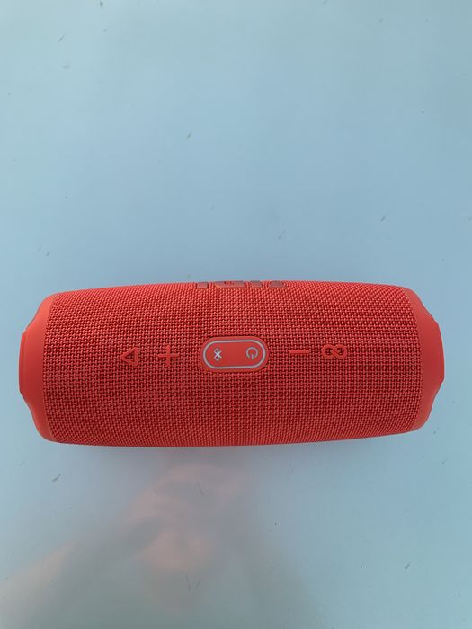 Продается портативная колонка JBL Charge 5
