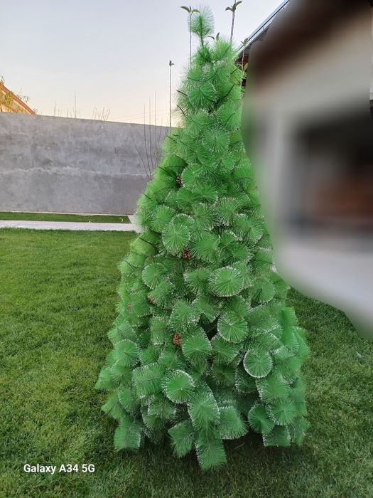 Yangi yil archasi suniy sotiladi 700000