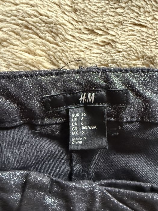 Pantaloni H&M, mărimea 36 – eleganți, croi drept, talie medie