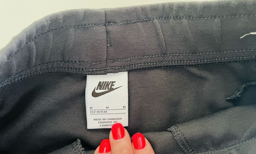 Nike tech /tch/ оригинално 137-147 см.