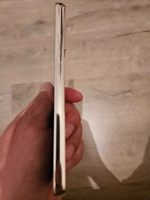 Продаю Samsung S22+ в идеальном состоянии