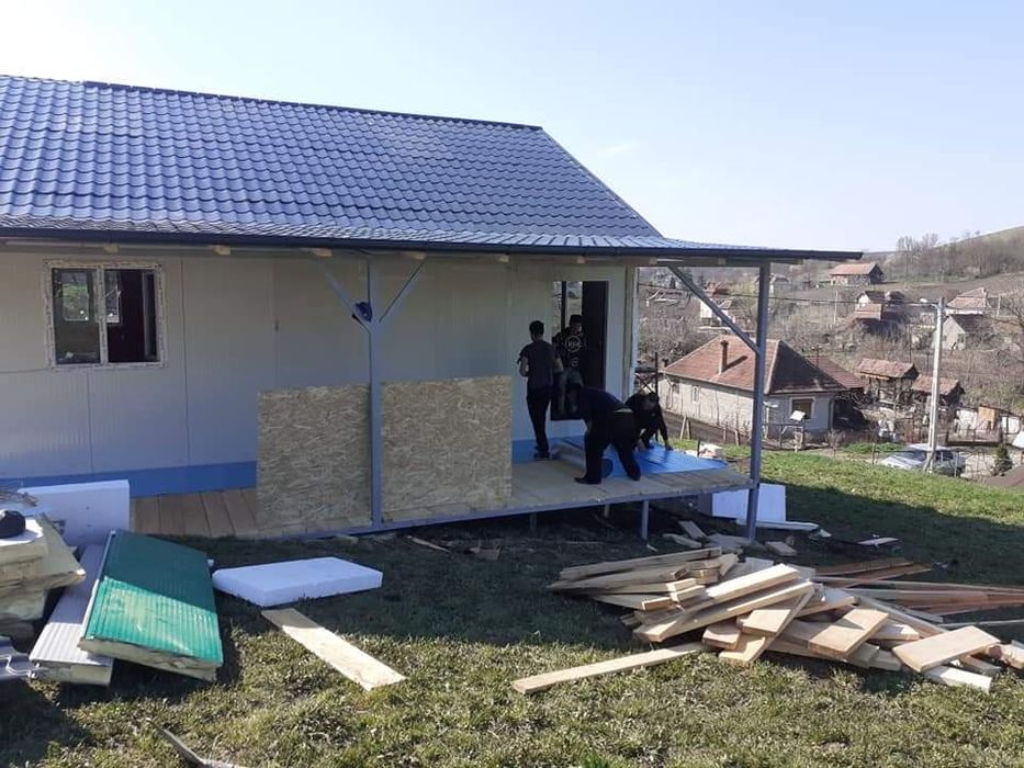 Vand containere stil casute din panouri sandwich