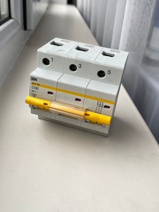 Продам автоматический выключатель!