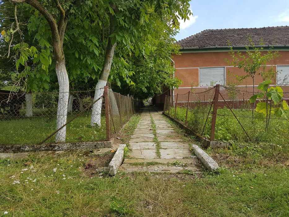 De vânzare casă în Gurba – Comuna Șicula | Teren generos 1430 mp