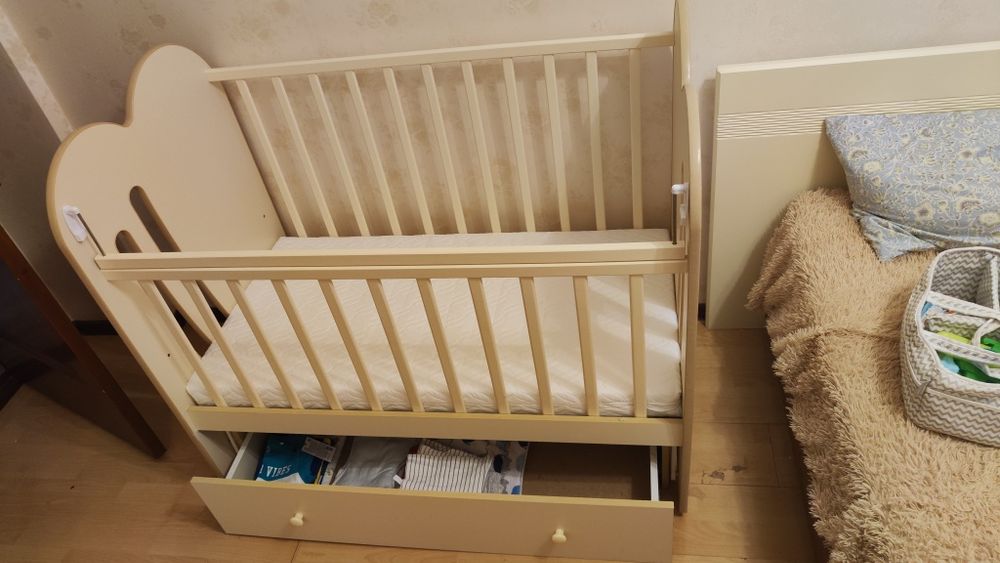 Детская кроватка