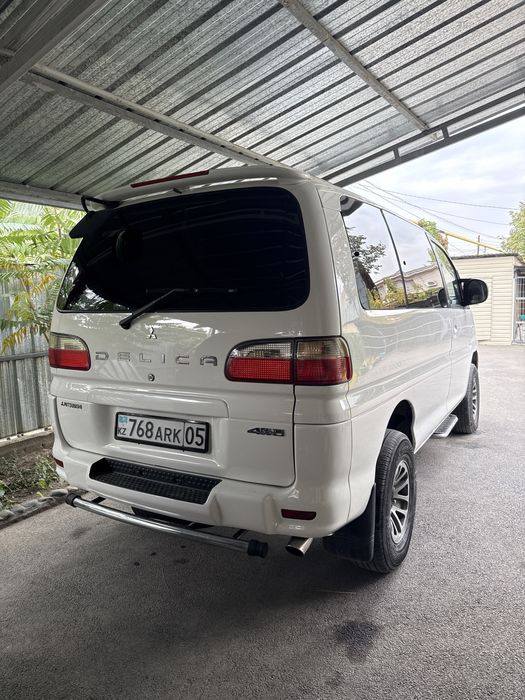 Mitsubishi DELICA