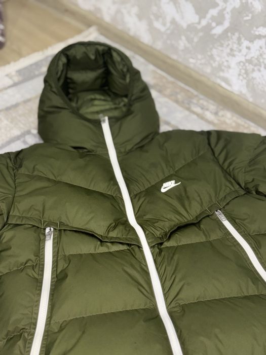 Продам оригинал Nike куртку