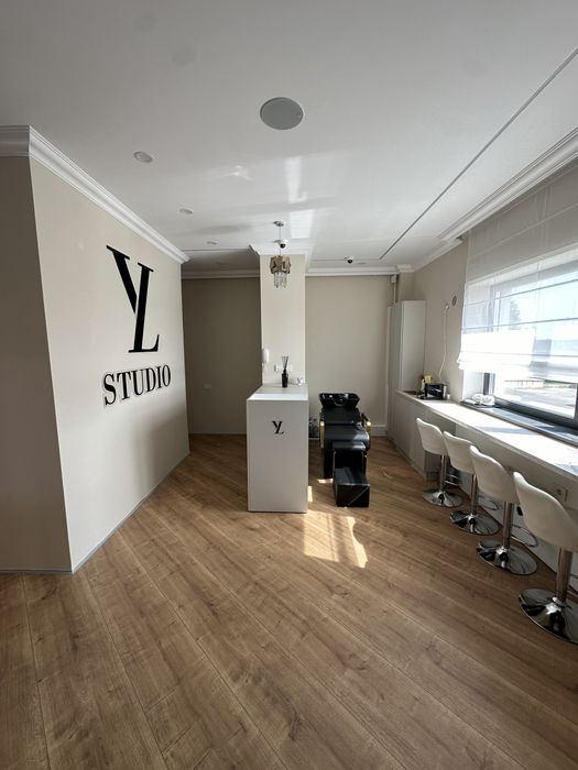 Închiriez posturi salon – Frizerie, Coafor, Manichiură , Masaj