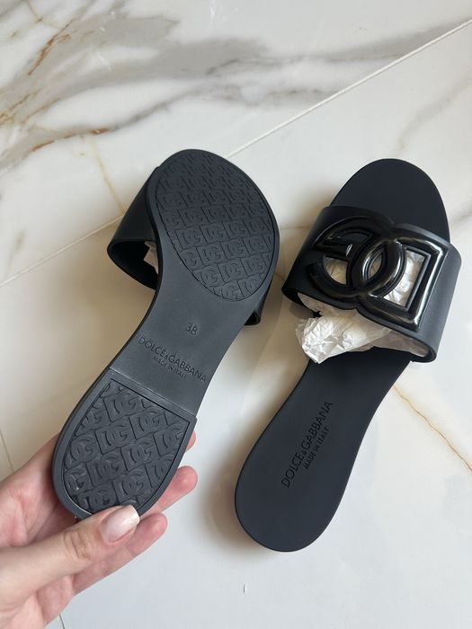 Плажни черни дамски чехли сандали Dolce and Ganbbana,38, 39 и 40 номер
