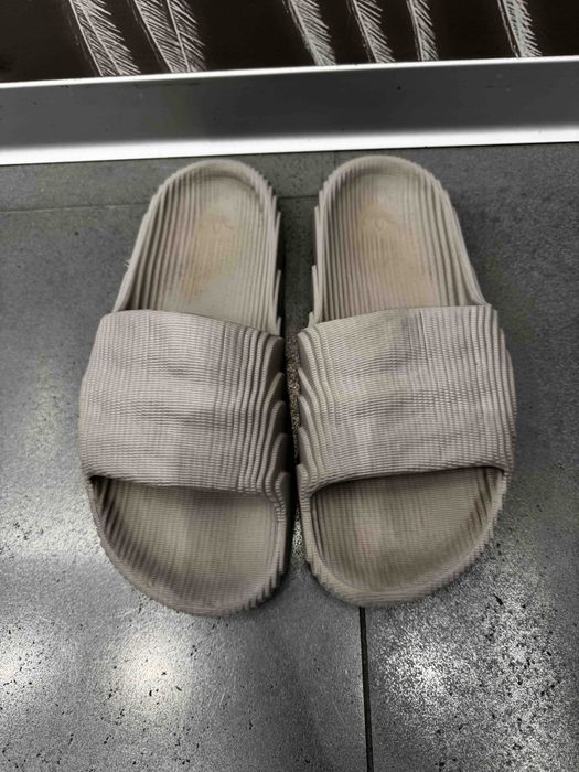 Adidas чехли 39 номер