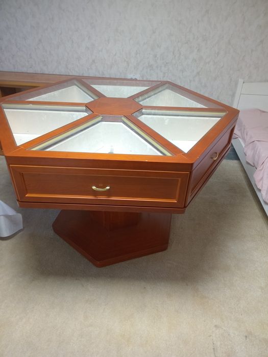 Продам стол хорошим состаение