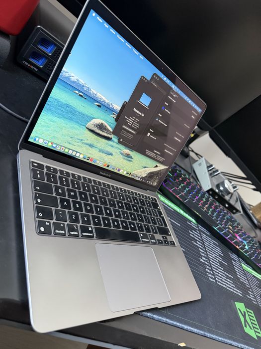 MacBook Air M1 8GB Ram 256SSD 9,9/10 94 cicluri 87%