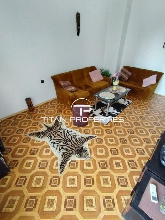 Тристаен апартамент в ж.к Възраждане