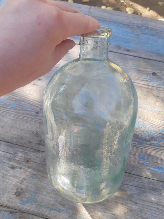 Старинная бутыль
