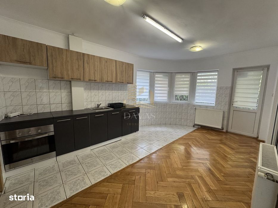Casa individuala 11 camere 600mp utili | 1.500mp teren | Andrei Muresa