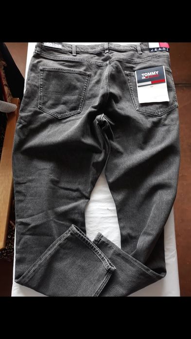 Ofertă/Blugi Tommy Jeans Plus nr 40/34 originali