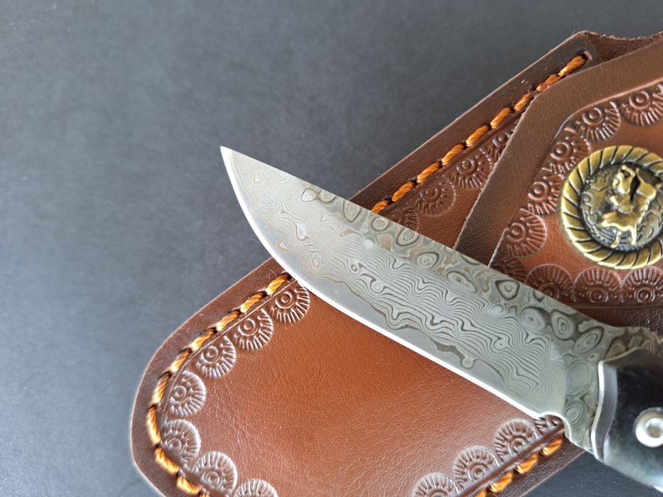 Сгъваем нож от дамаска стомана VG-10 с кожен калъф
