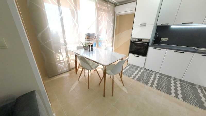 Продава се Двустаен апартамент в к.к. Слънчев бряг - 64 кв.м за 1204 €/кв.м - Снимка #3