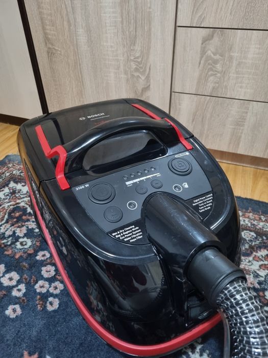 Aspirator Bosch Serie 4