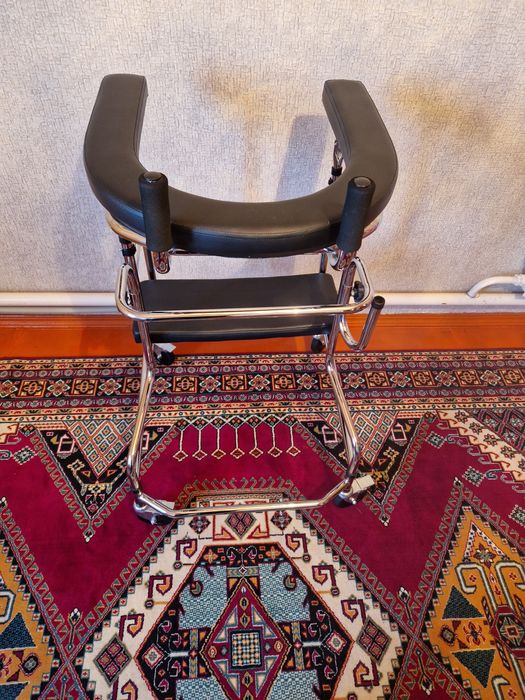 Ходунок на колесах