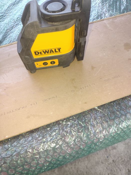 Lase cu fascicul in cruce  DW088CG DEWALT
806.33 lei