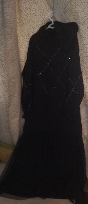 Женское платье с капюшоном