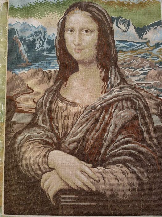 Старинни уникални гоблени.