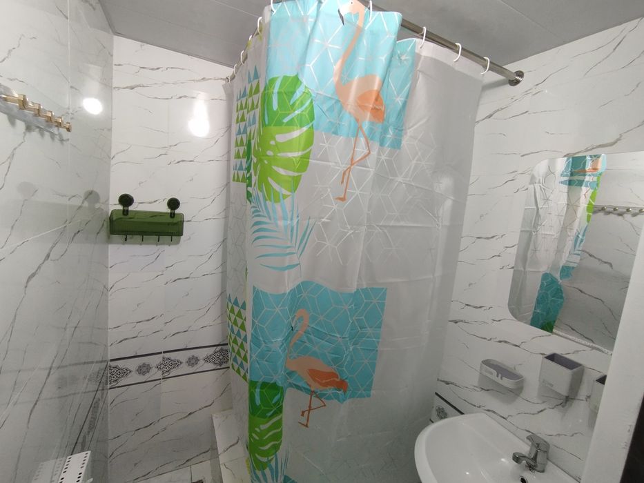 Kvartira sotiladi 1-etaj, 2 xona. Mo'ljal: Xamro bobo