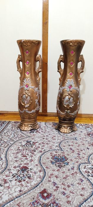 Декоративный ваза