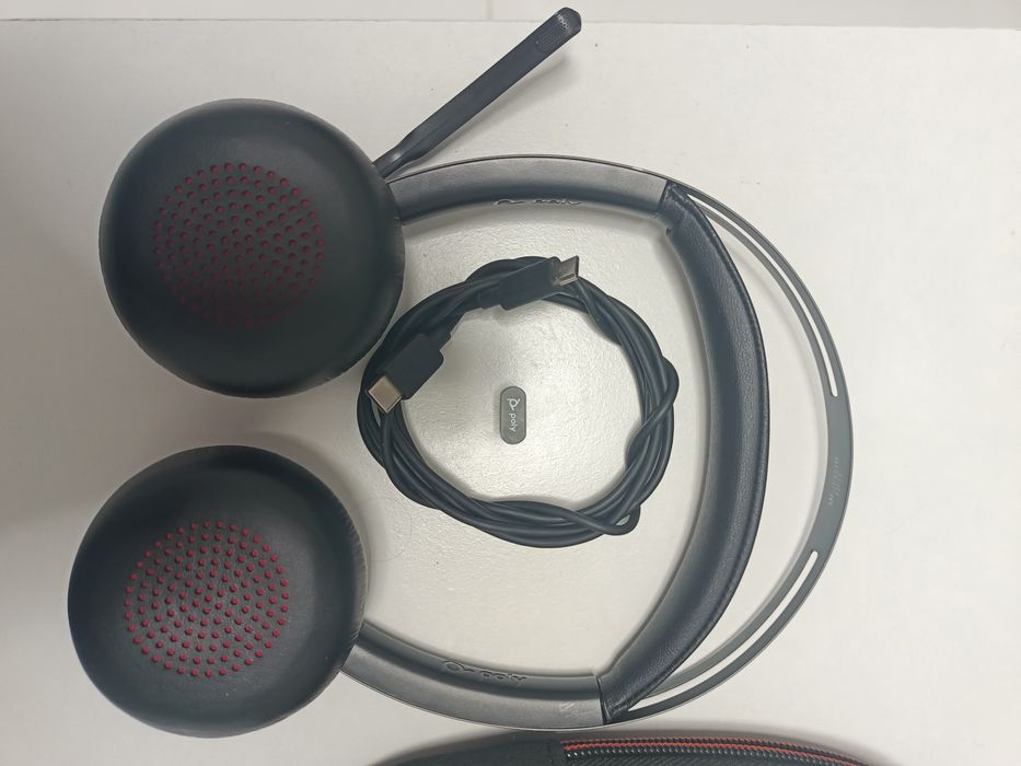 Casti Wireless Plantronics Poly Voyager Focus 2, cu garanție valabilă