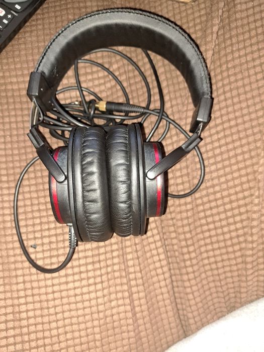 Casti Scarlett Studio