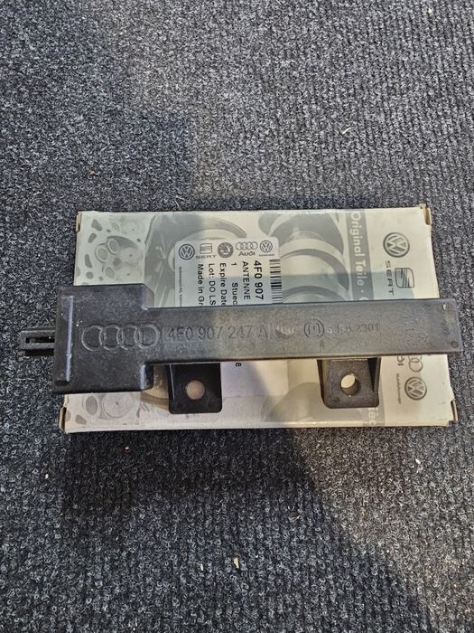 antena kessy noua originala audi a6 c6 / audi q7

cod oe: 4f0 907 247
