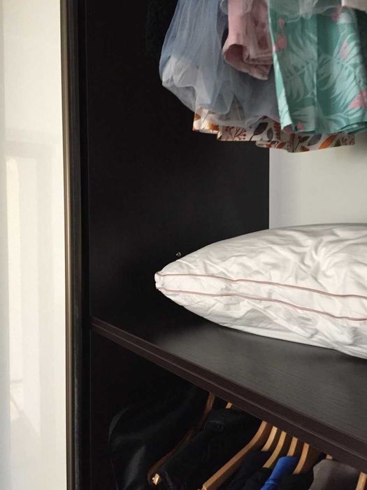 Просторный шкаф для одежды