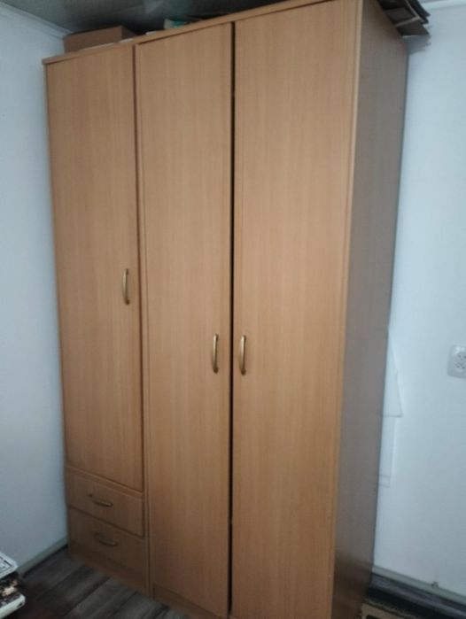 ПРОДАМ ШКАФ Бу торг есть