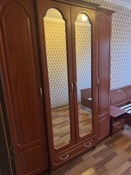 Продам спальный гарнитур
