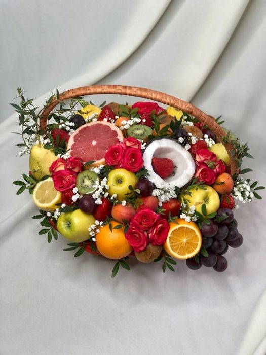 Фруктовые букеты корзины
