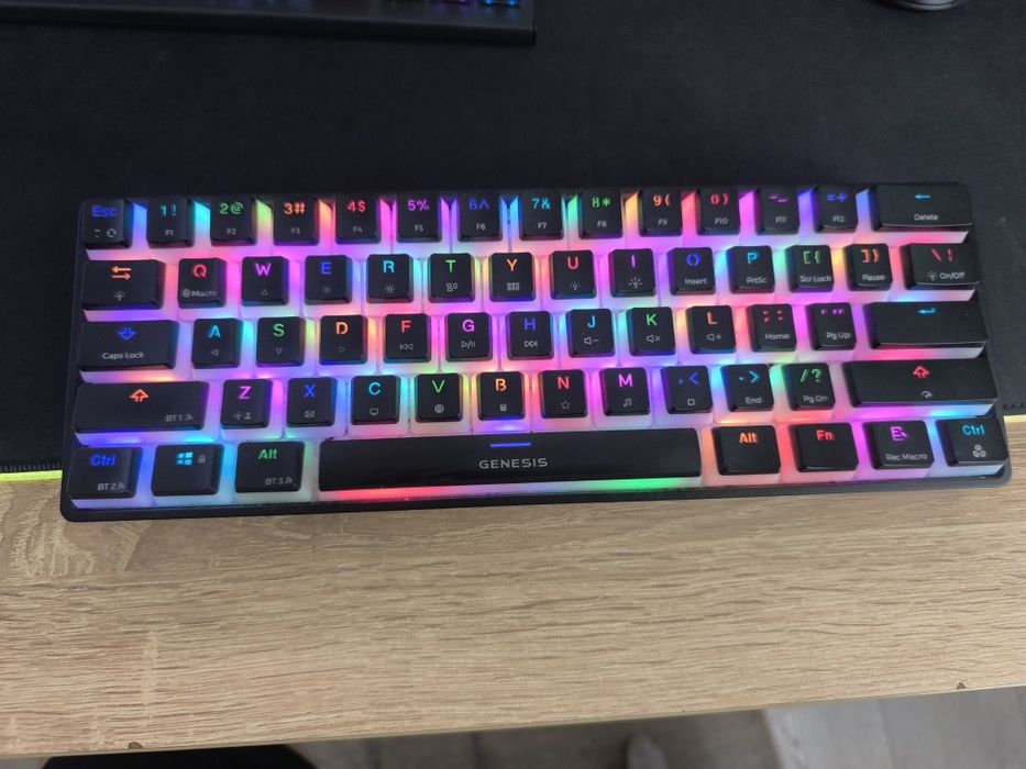 Продавам Клавиатура Genesis Thor 660 Без Жичен