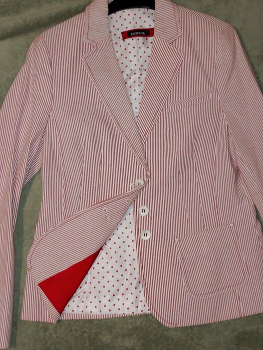 Дамски якета, сака